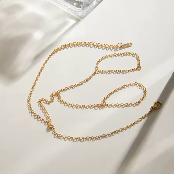 18k Gold Plated O-chain Finger Linked Bracelet - Picture 4 of 4